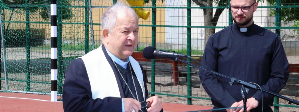 Pályaátadó ünnepség a kiskunhalasi Szent József Katolikus Általános Iskola és Óvodában